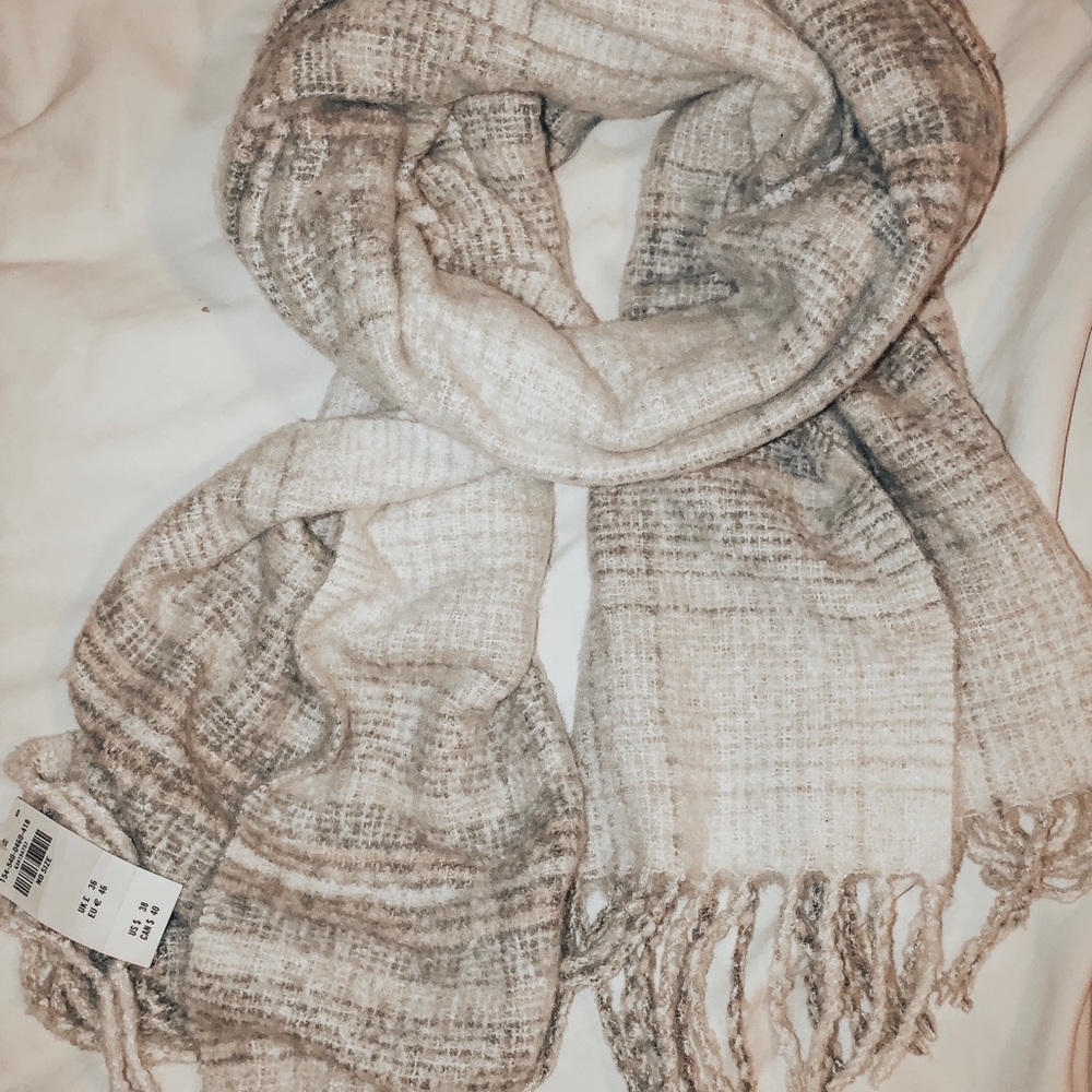 Abercrombie and Fitch Scarf